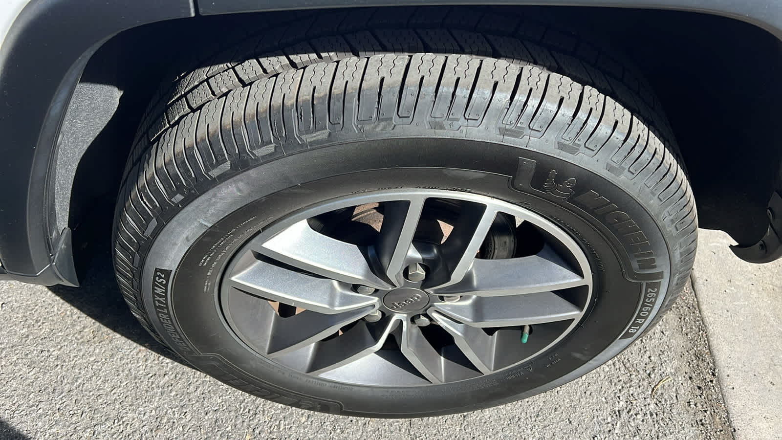 Thumbnail: 2021 Jeep Grand Cherokee - 17