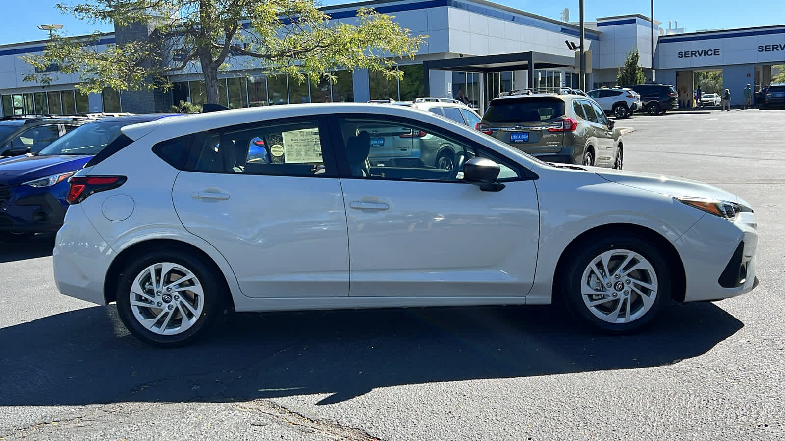2025 Subaru Impreza Base photo 4