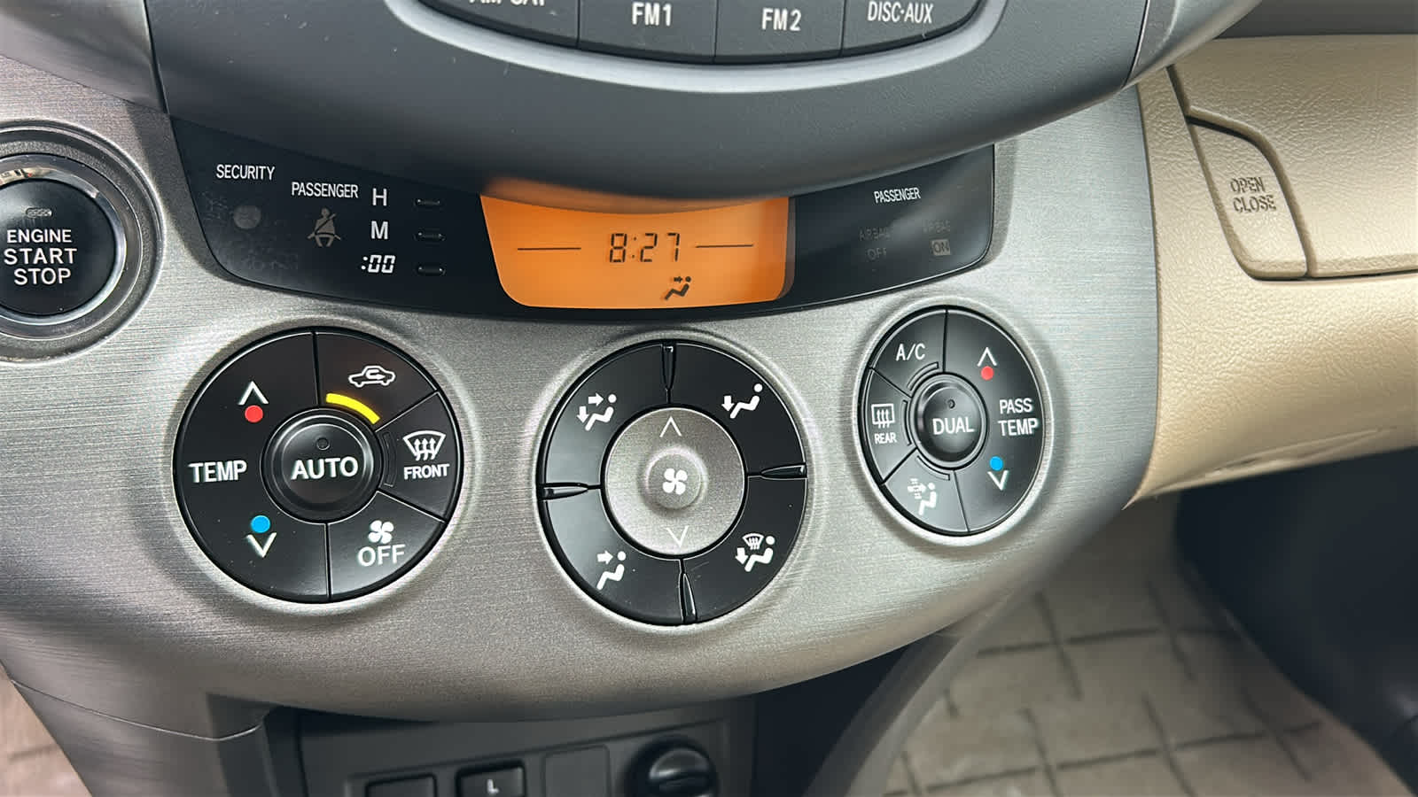 Thumbnail: 2011 Toyota RAV4 - 14