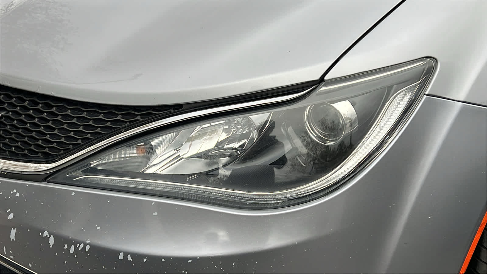 2017 Chrysler Pacifica Touring L photo 2