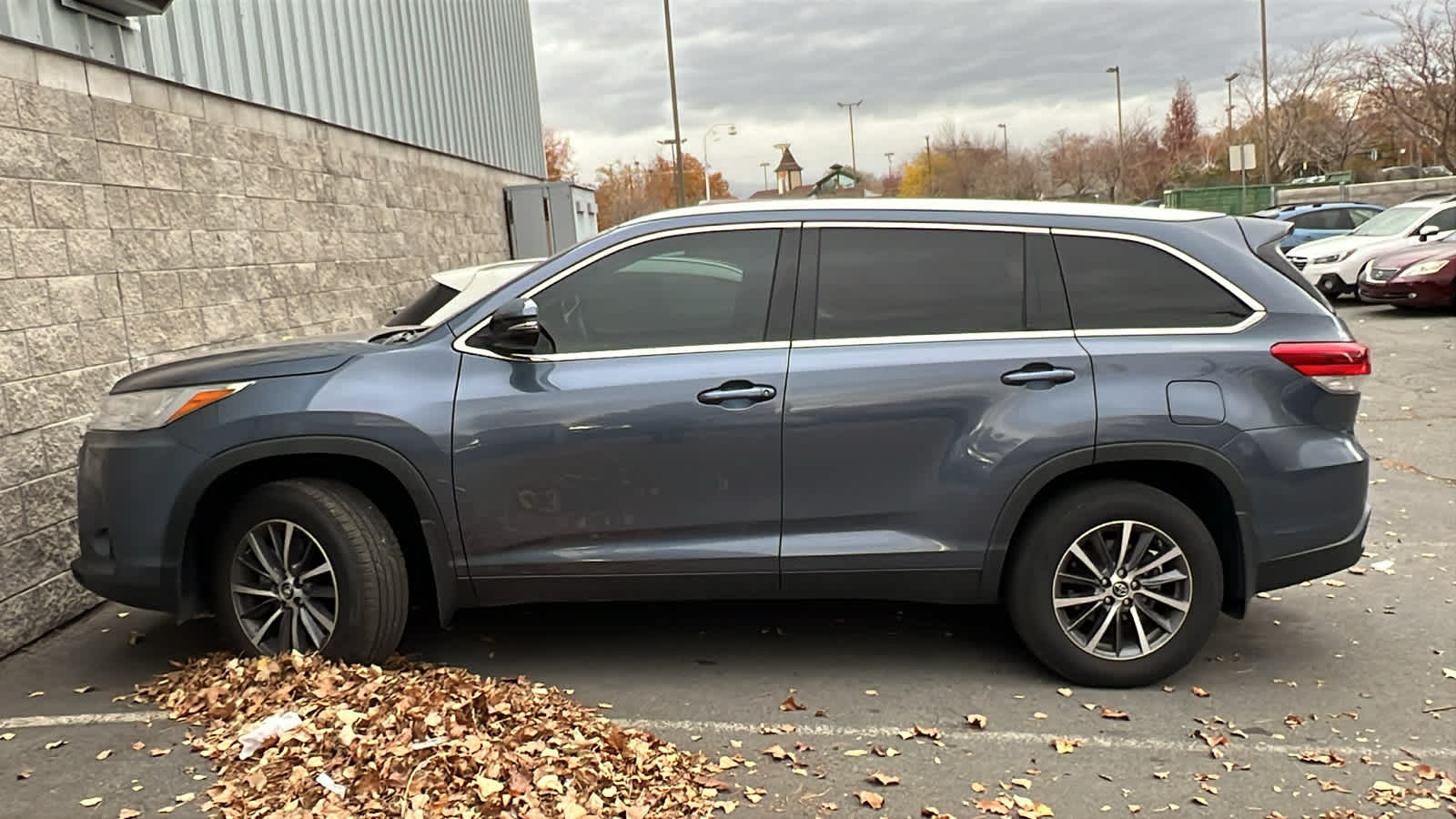 Thumbnail: 2019 Toyota Highlander - 13