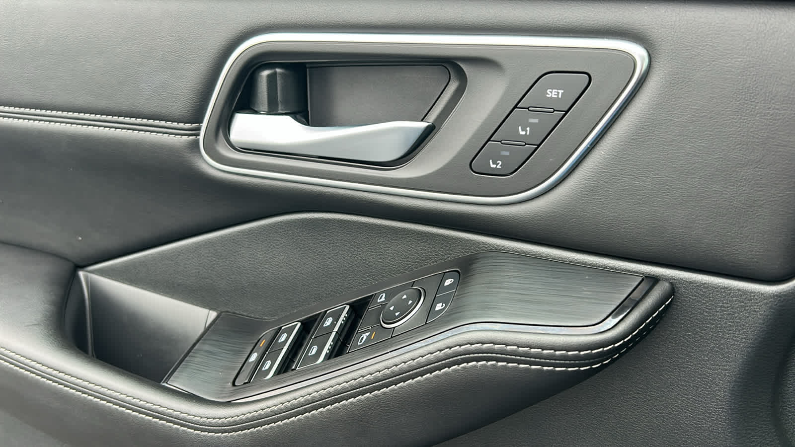 Thumbnail: 2021 Nissan Rogue - 22