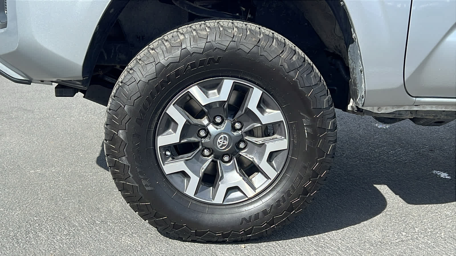 Thumbnail: 2022 Toyota Tacoma - 9