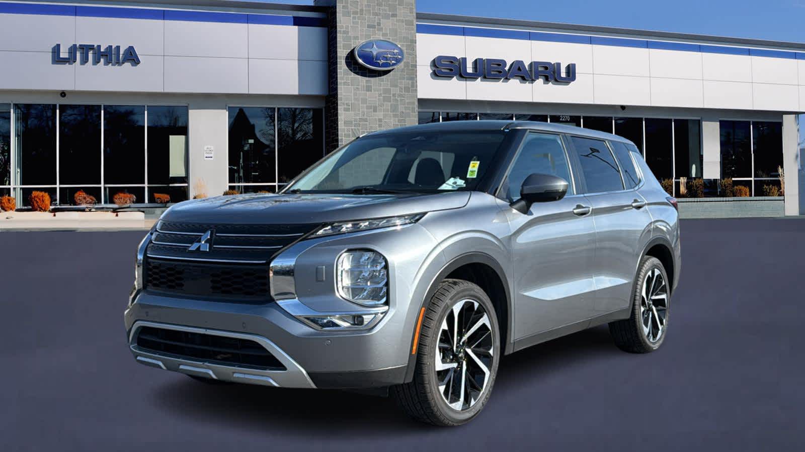 Thumbnail: 2024 Mitsubishi Outlander - 1