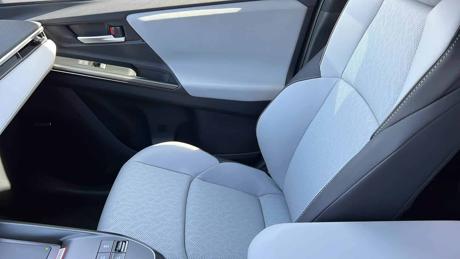 Thumbnail: 2026 Subaru Solterra - 11