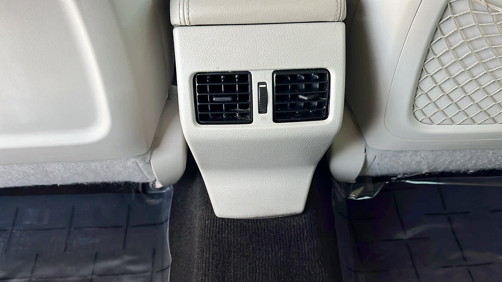 2014 Subaru Outback 2.5i Limited 25
