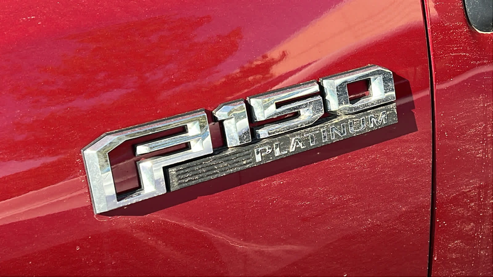 2019 Ford F-150 Platinum photo 2