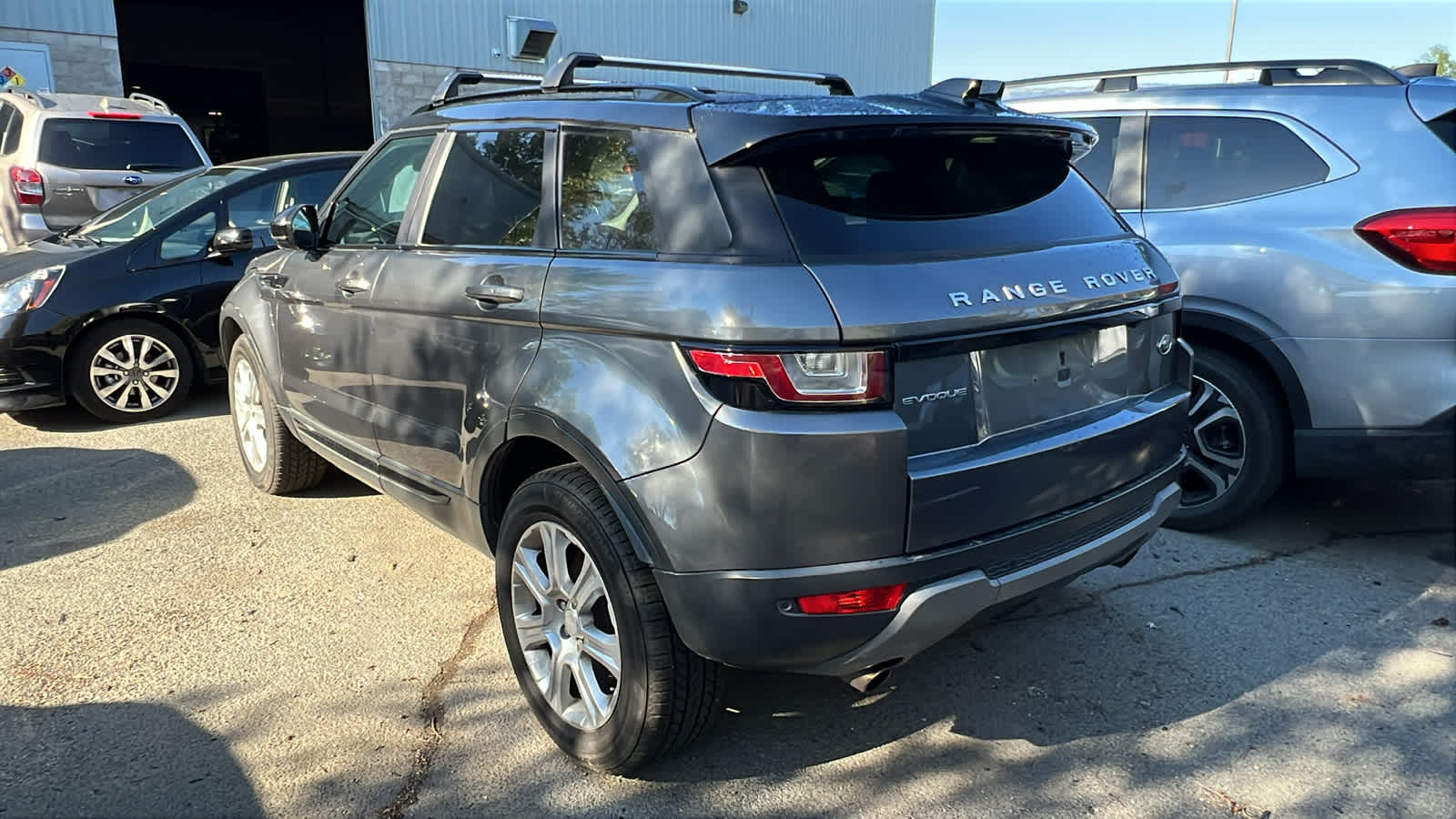 Thumbnail: 2017 Land Rover Range Rover Evoque - 10