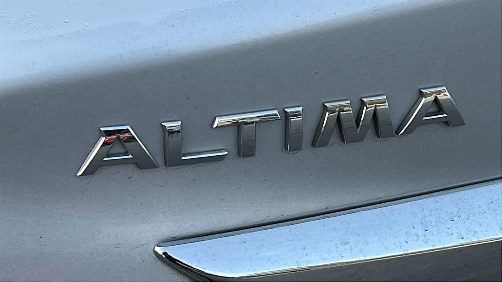 Thumbnail: 2013 Nissan Altima - 14