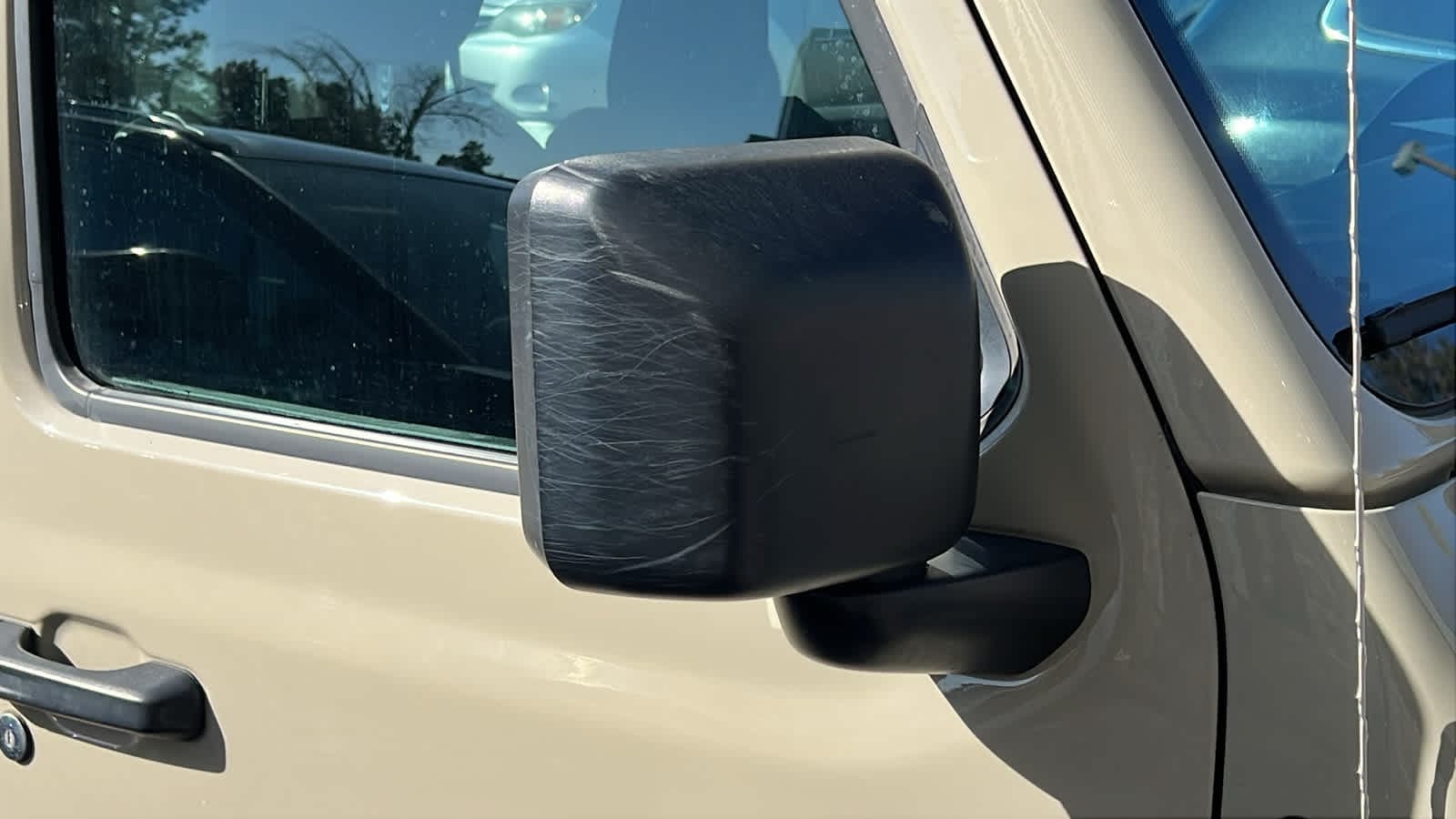 Thumbnail: 2022 Jeep Wrangler - 16