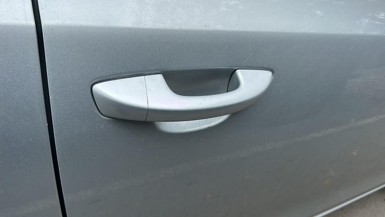 Thumbnail: 2012 Volkswagen Golf - 15