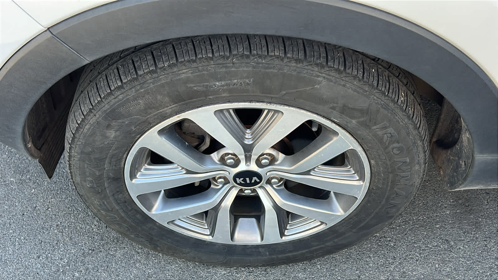 Thumbnail: 2016 Kia Sportage - 20