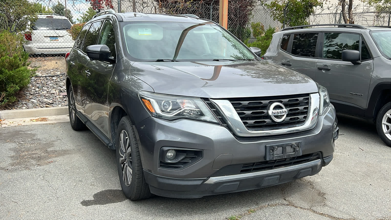 Thumbnail: 2020 Nissan Pathfinder - 3