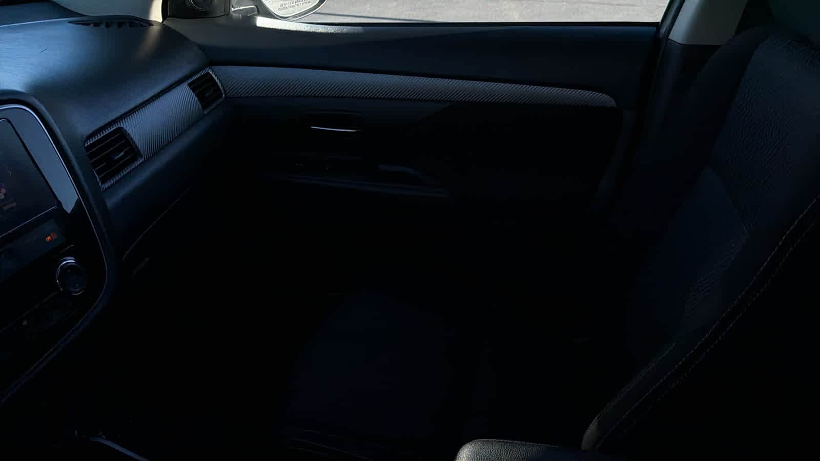 Thumbnail: 2018 Mitsubishi Outlander - 12