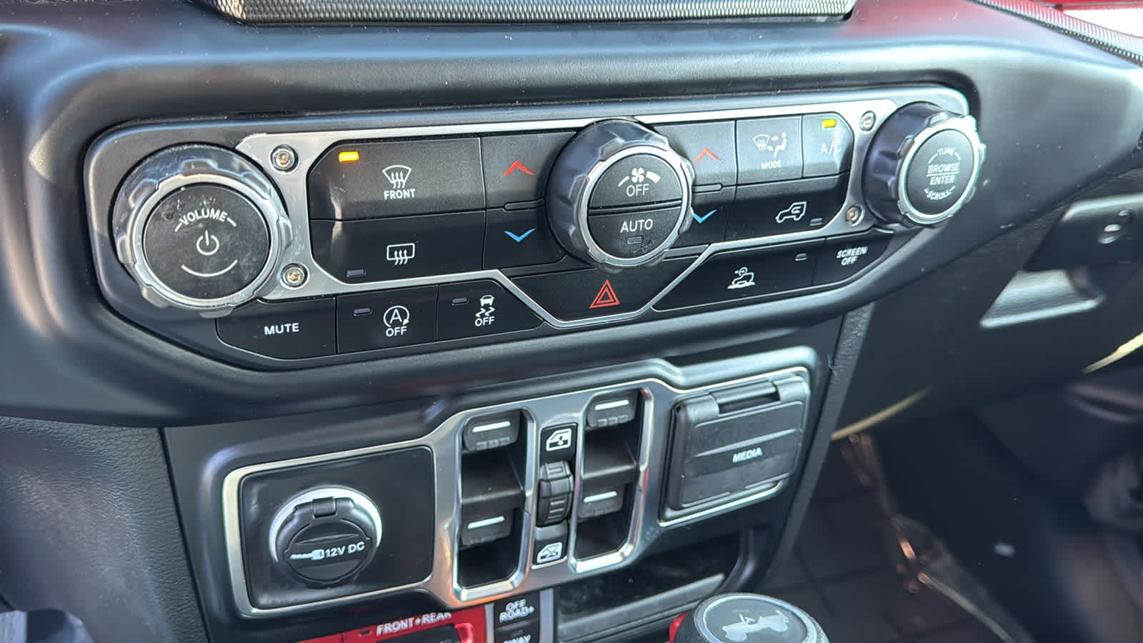 Thumbnail: 2023 Jeep Wrangler - 14