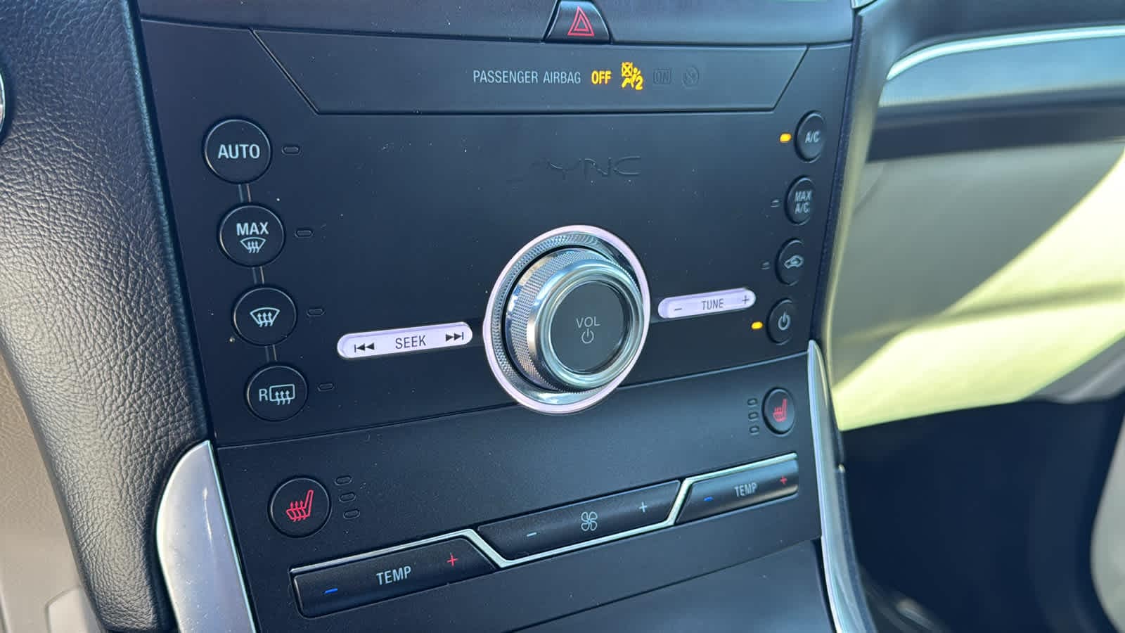 Thumbnail: 2020 Ford Edge - 14