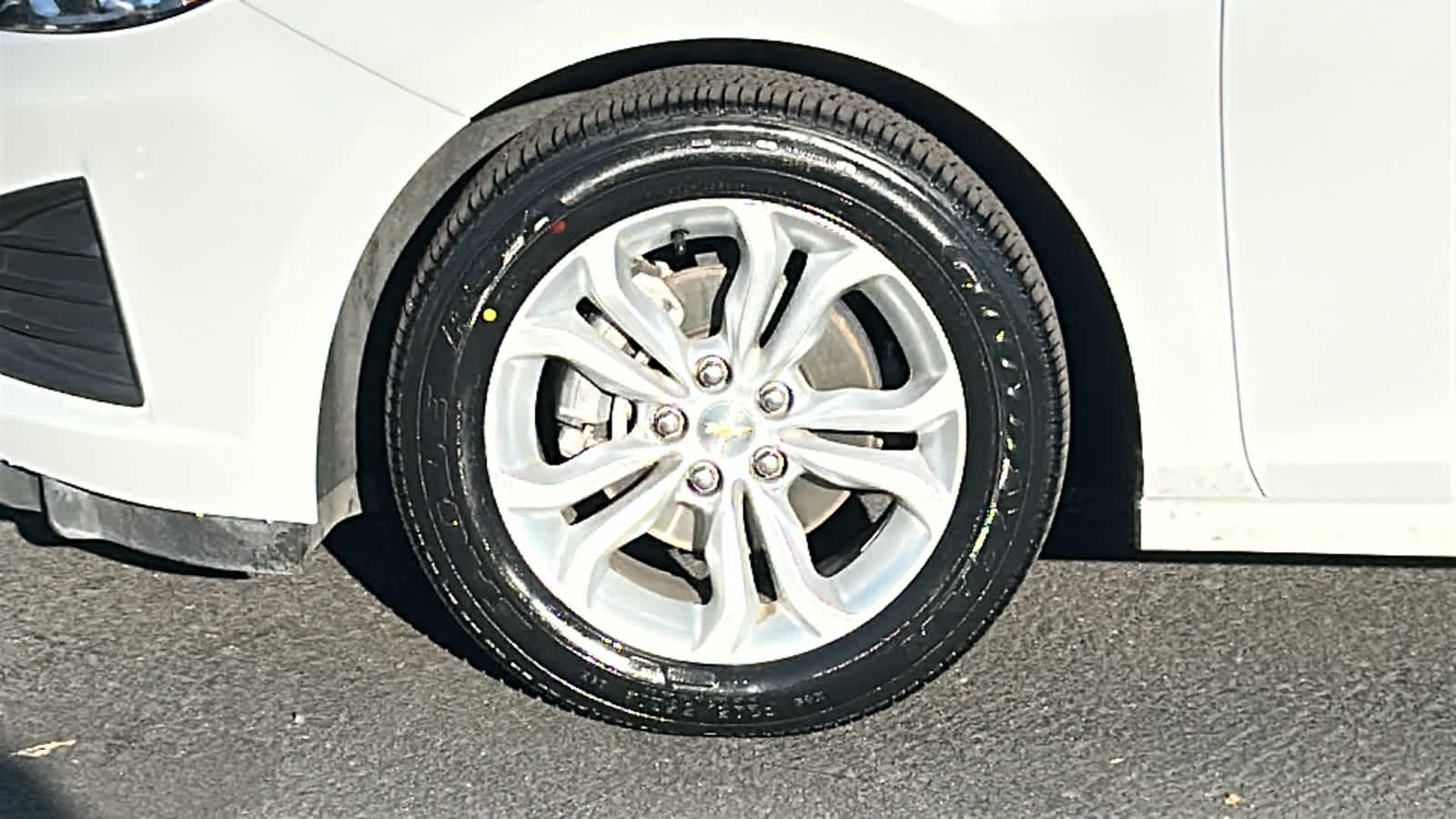 Thumbnail: 2019 Chevrolet Cruze - 9