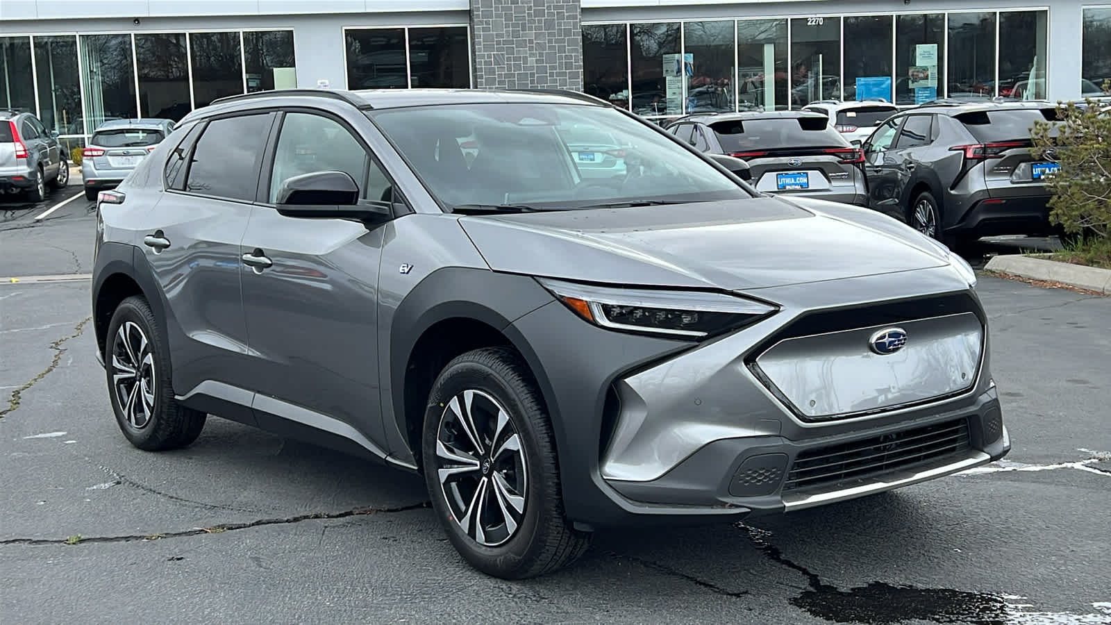 2025 Subaru Solterra Premium photo 3