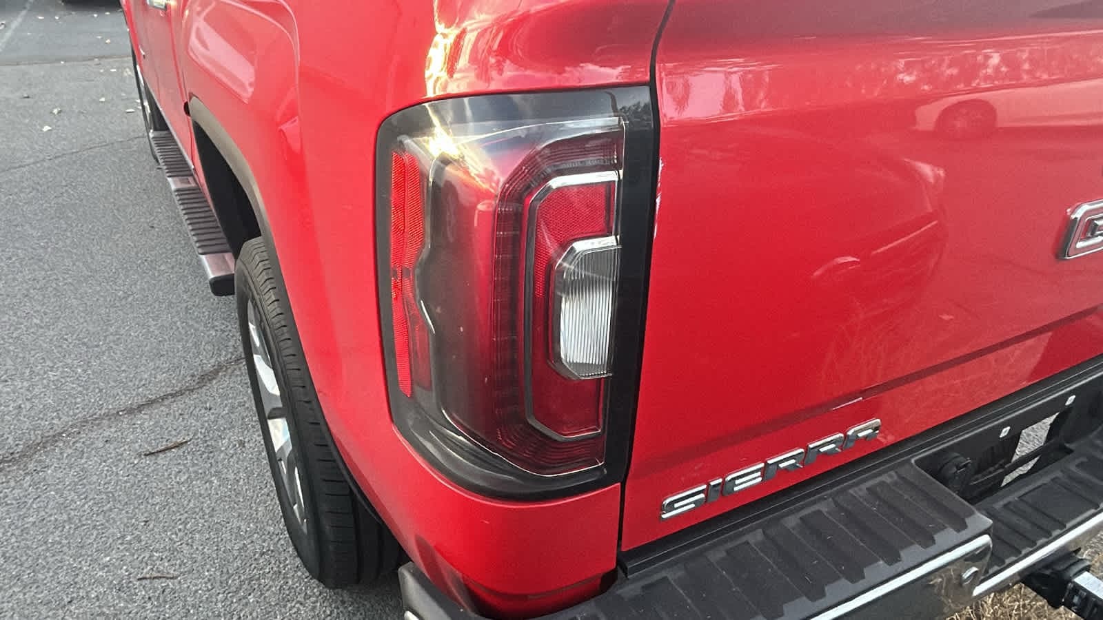 Thumbnail: 2018 GMC Sierra 1500 - 9