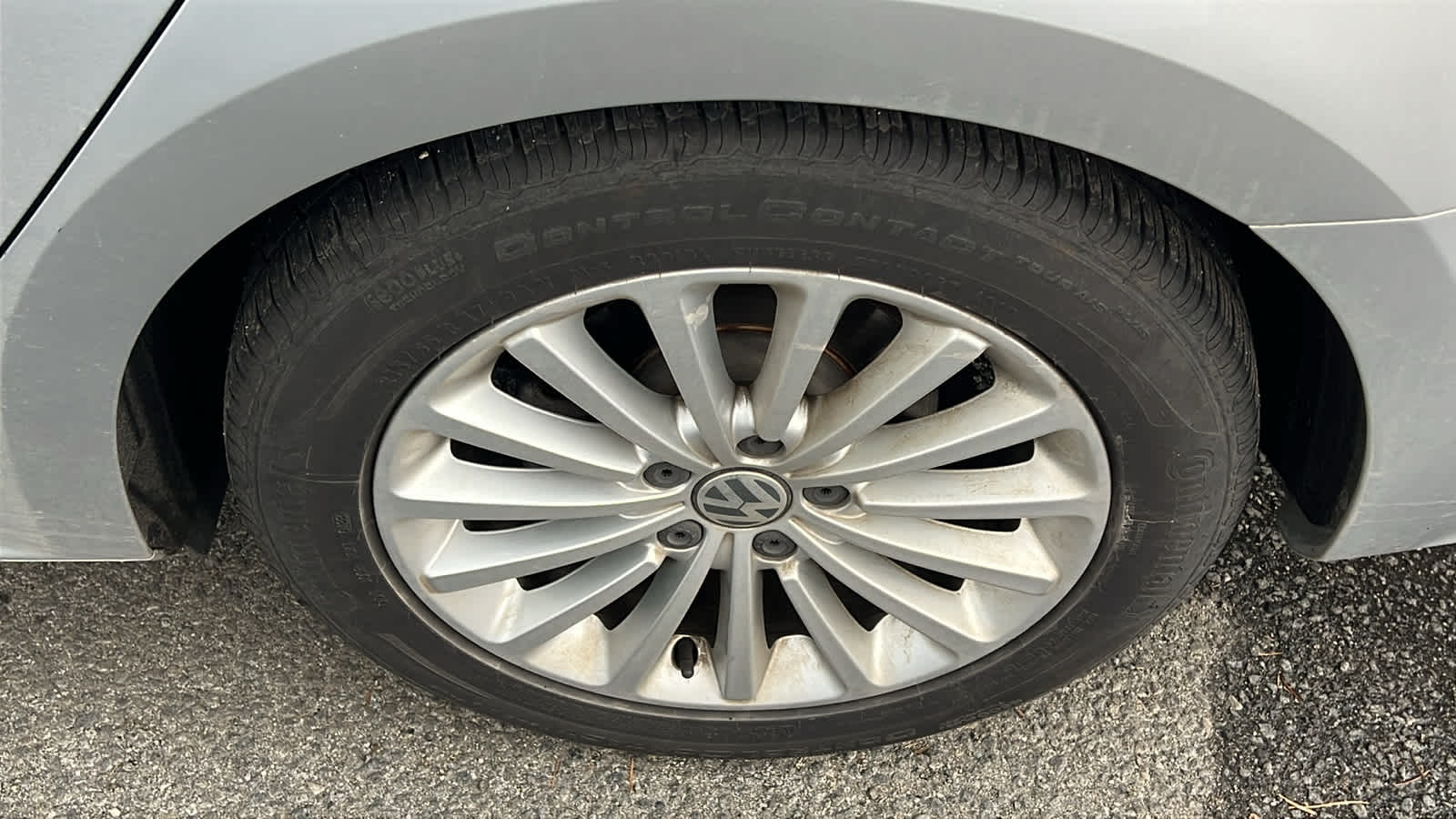 Thumbnail: 2016 Volkswagen Passat - 17