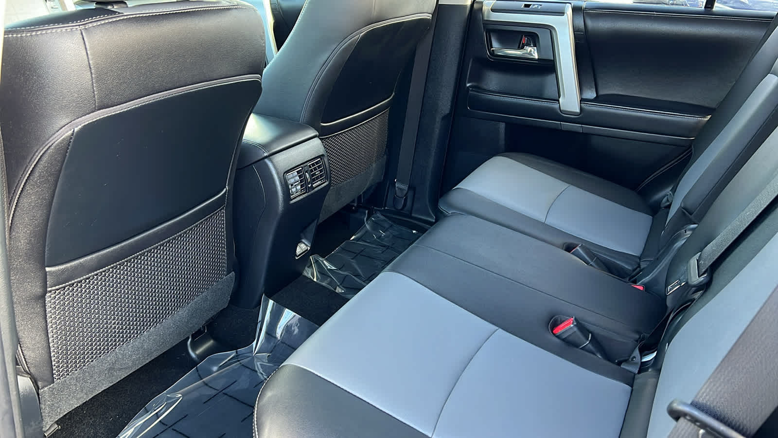 Thumbnail: 2022 Toyota 4Runner - 24