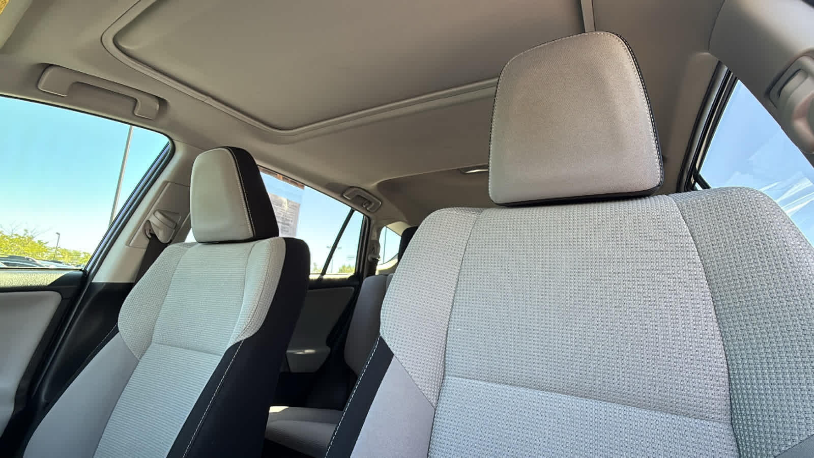 Thumbnail: 2017 Toyota RAV4 - 11