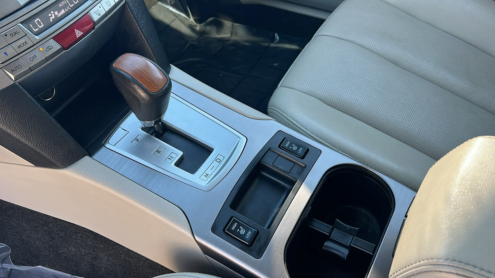 2014 Subaru Outback 2.5i Limited 13