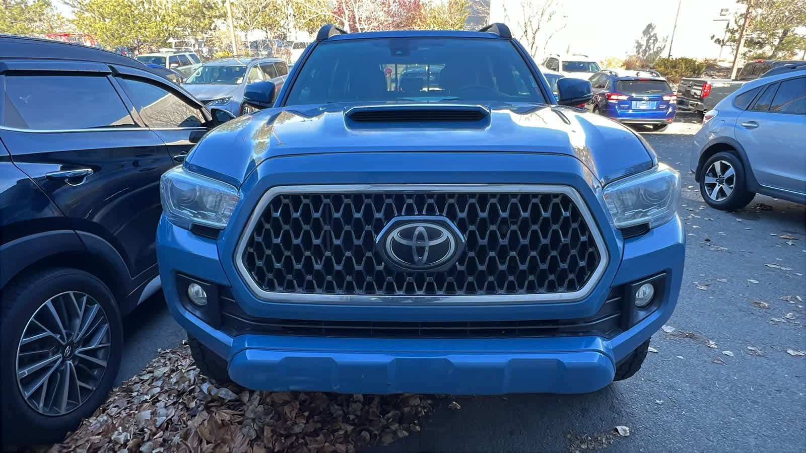 Thumbnail: 2019 Toyota Tacoma - 3