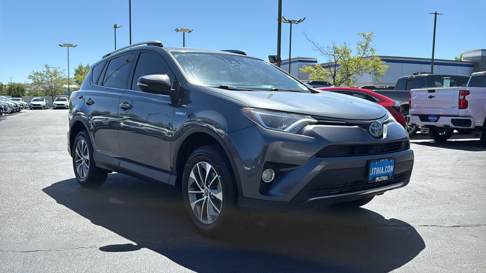 Thumbnail: 2017 Toyota RAV4 - 3