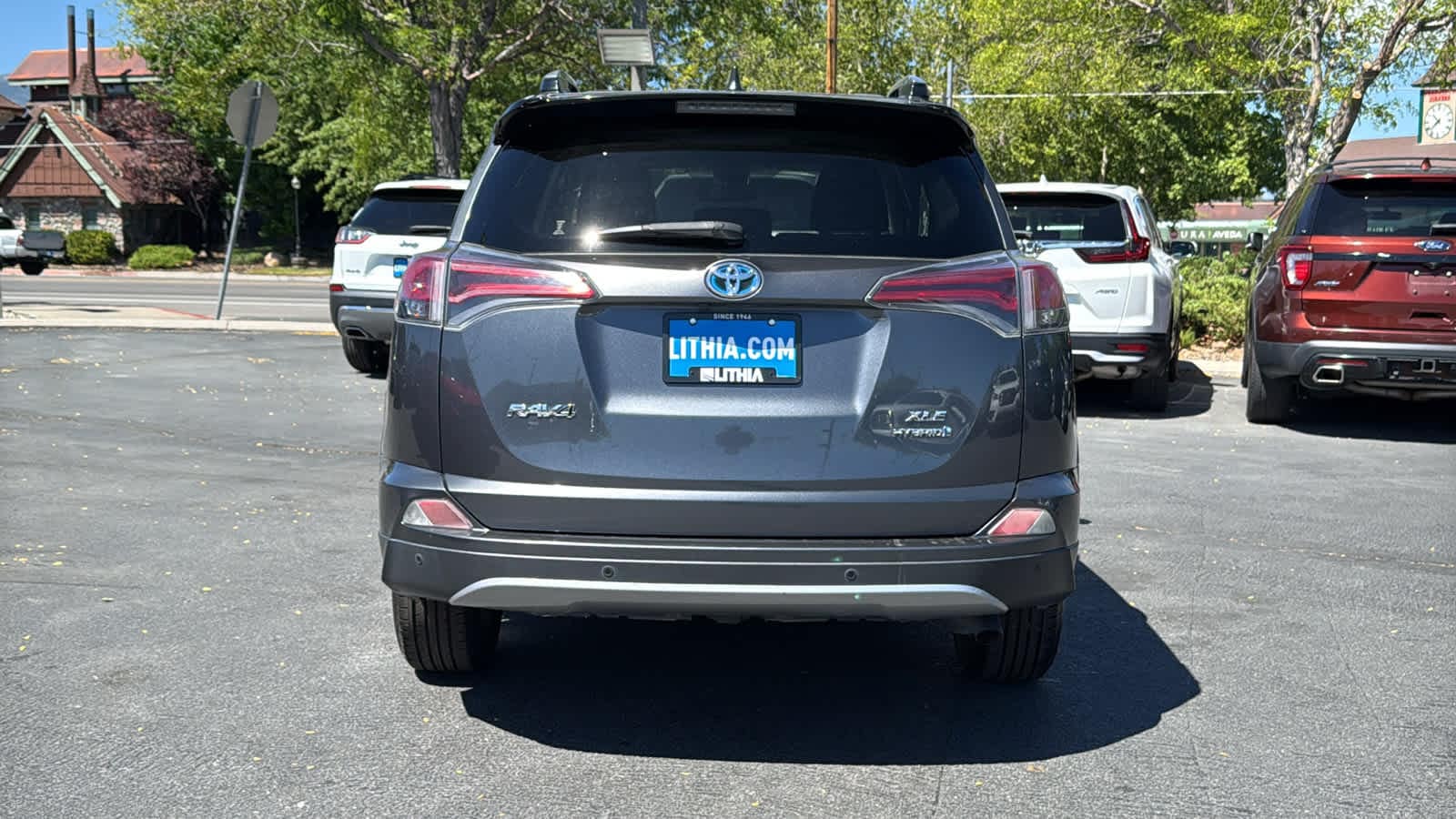 Thumbnail: 2017 Toyota RAV4 - 6