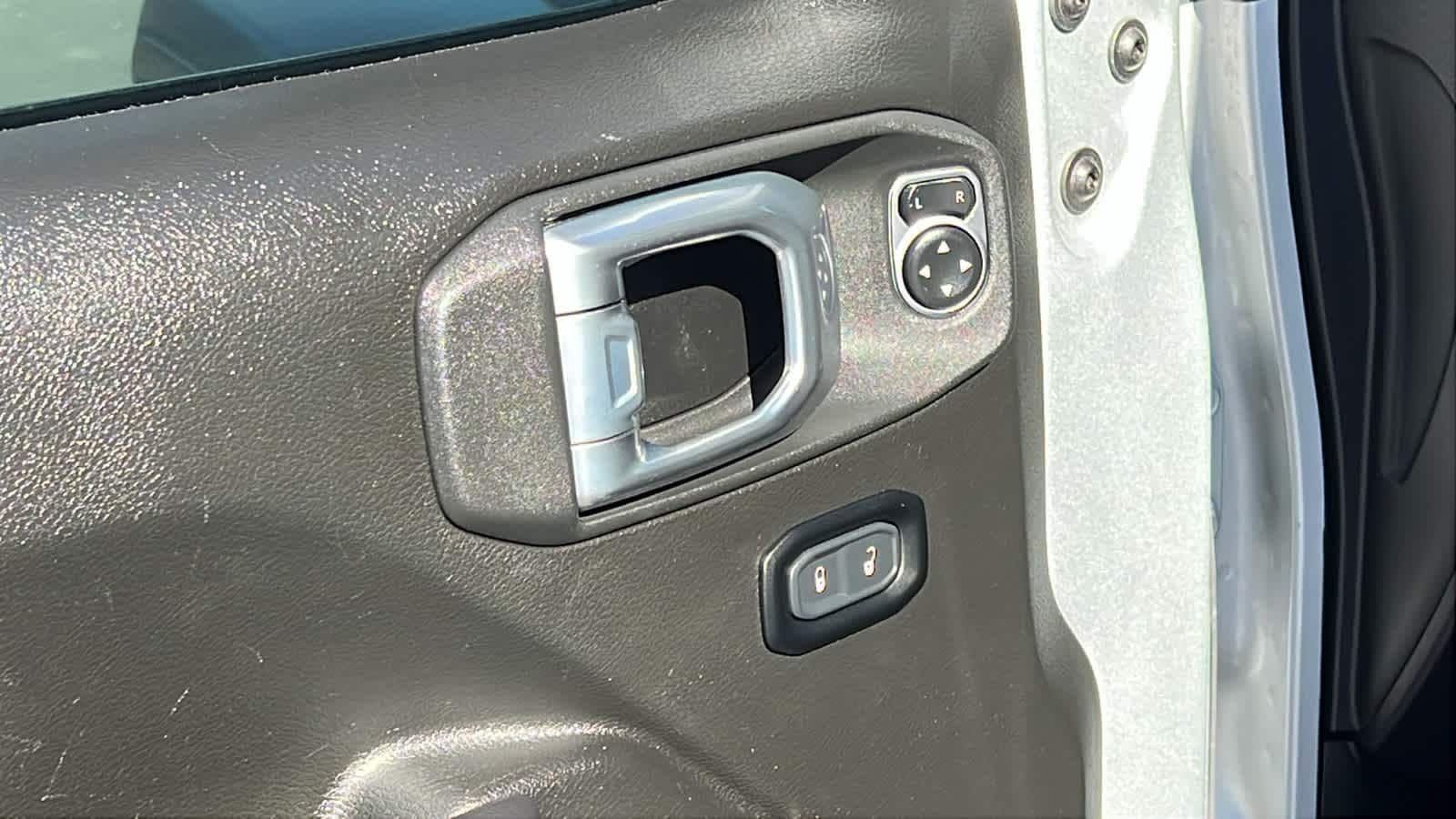 Thumbnail: 2024 Jeep Wrangler - 22