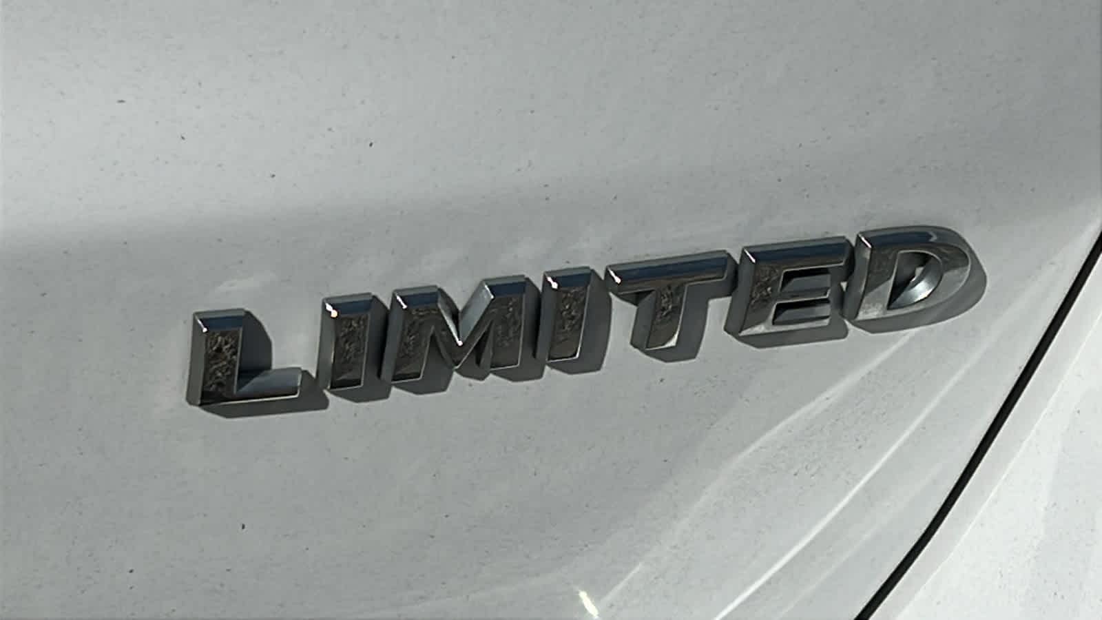 Thumbnail: 2021 Jeep Grand Cherokee - 13