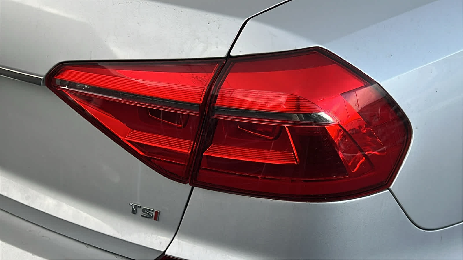 Thumbnail: 2016 Volkswagen Passat - 12