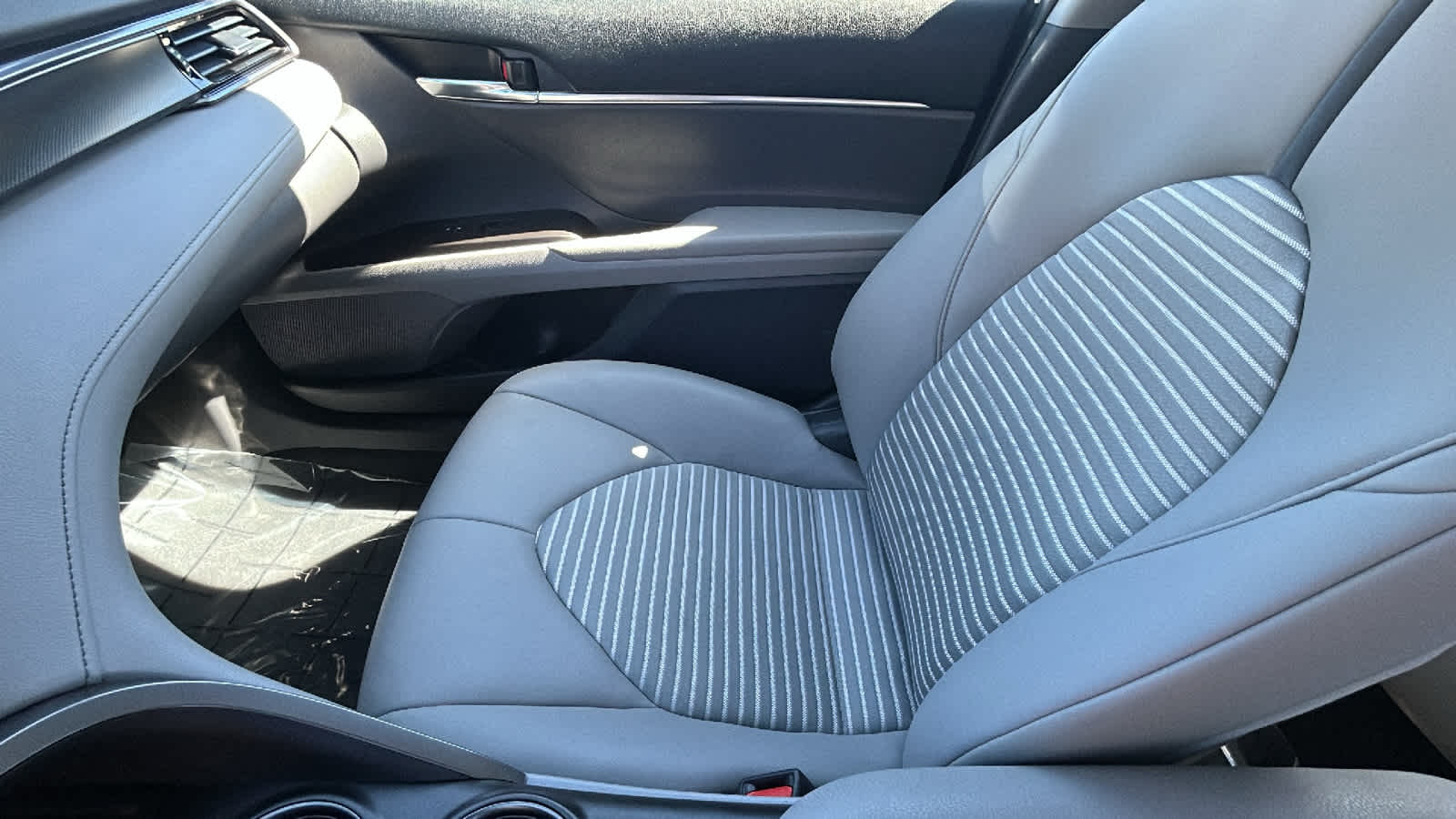 Thumbnail: 2021 Toyota Camry - 12