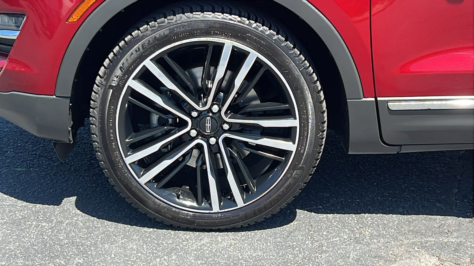 Thumbnail: 2017 Lincoln MKC - 9