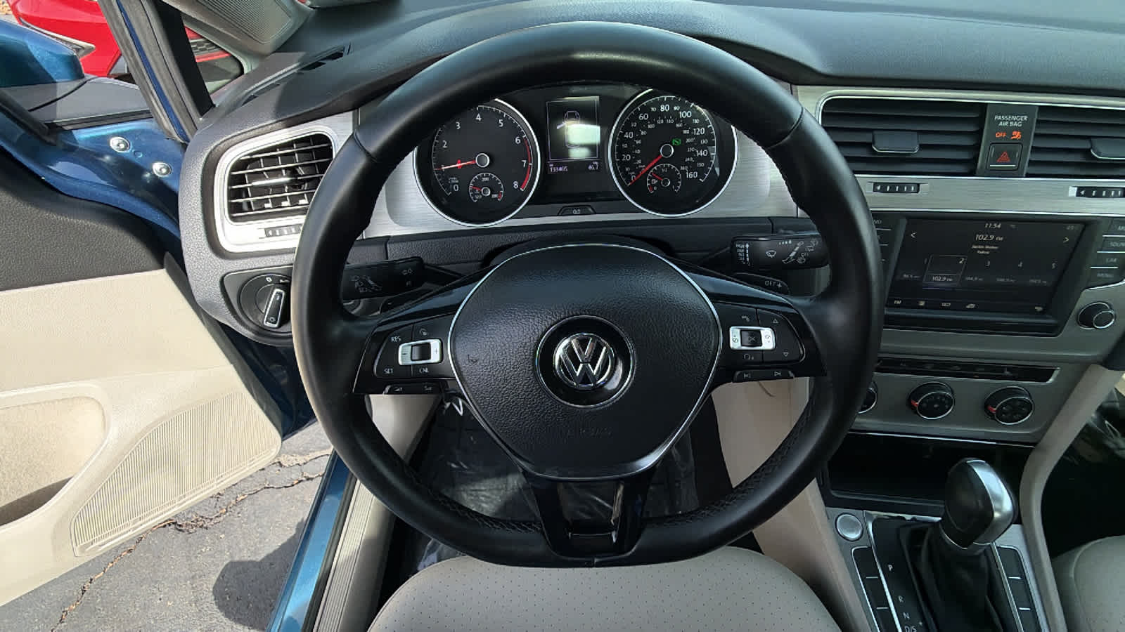 Thumbnail: 2017 Volkswagen Golf - 18