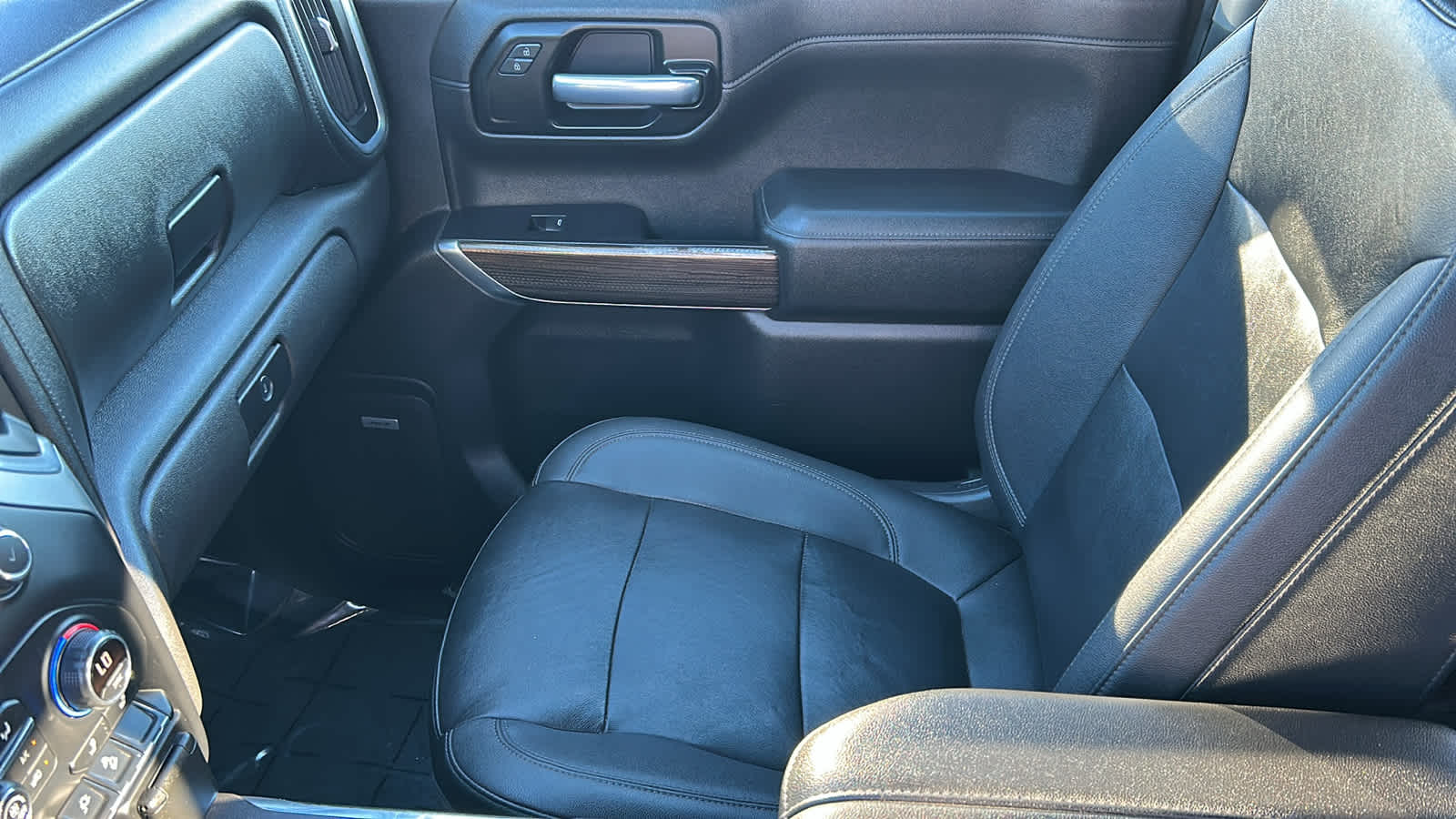 Thumbnail: 2021 Chevrolet Silverado 1500 - 11