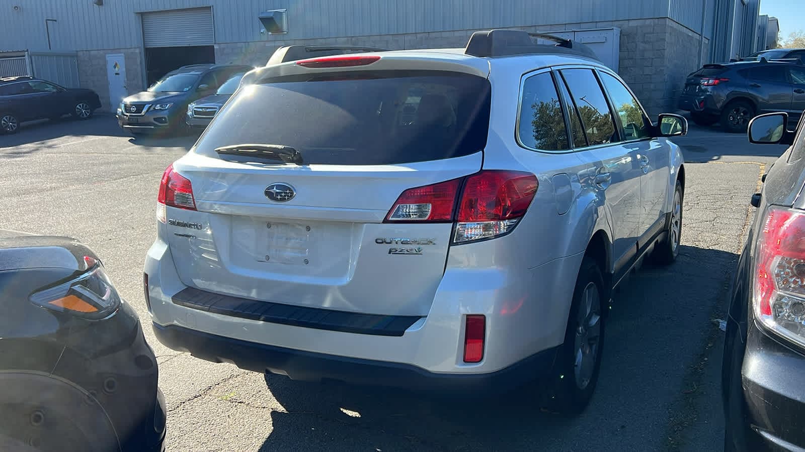 Thumbnail: 2010 Subaru Outback - 11