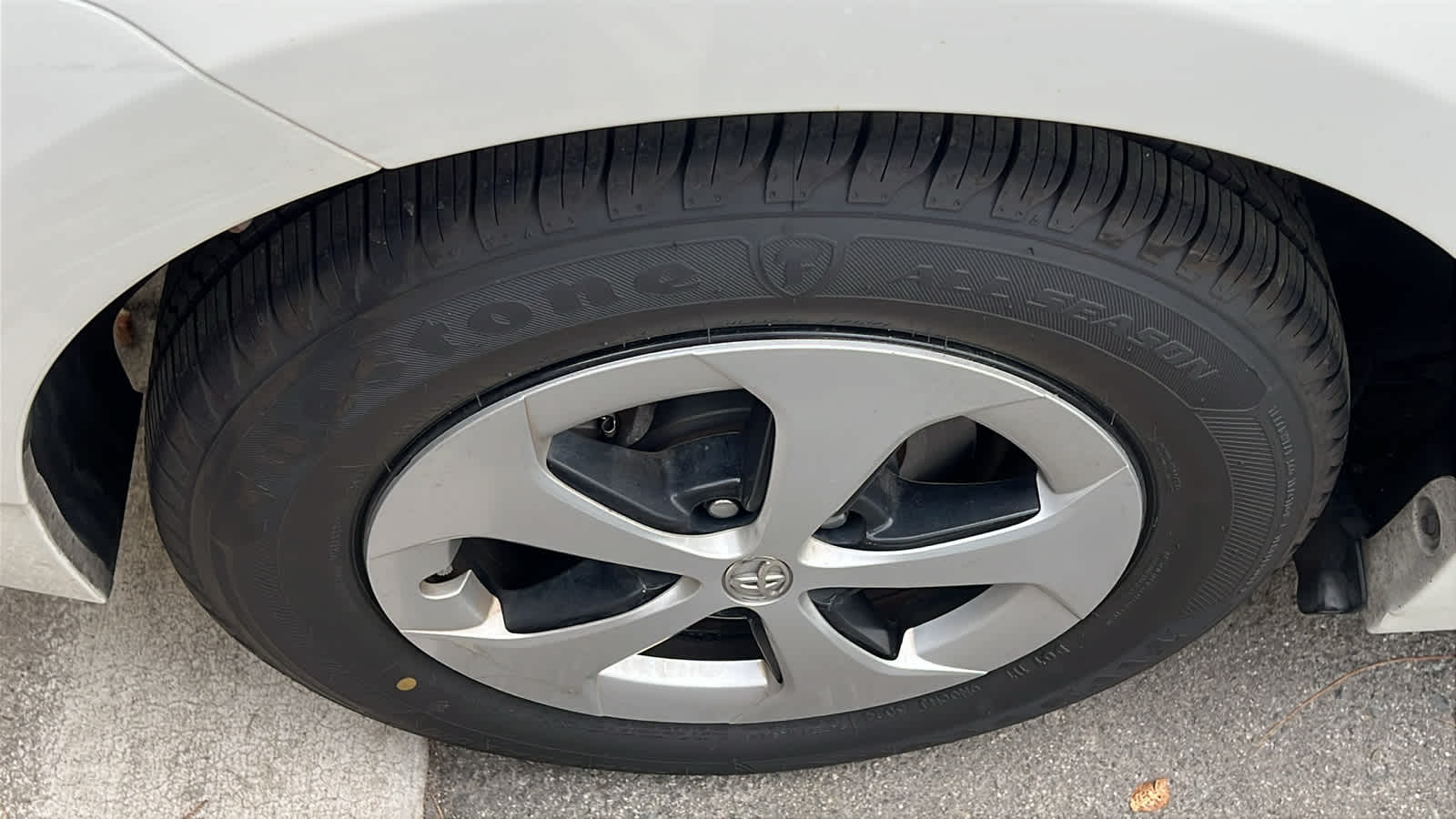 Thumbnail: 2013 Toyota Prius - 14