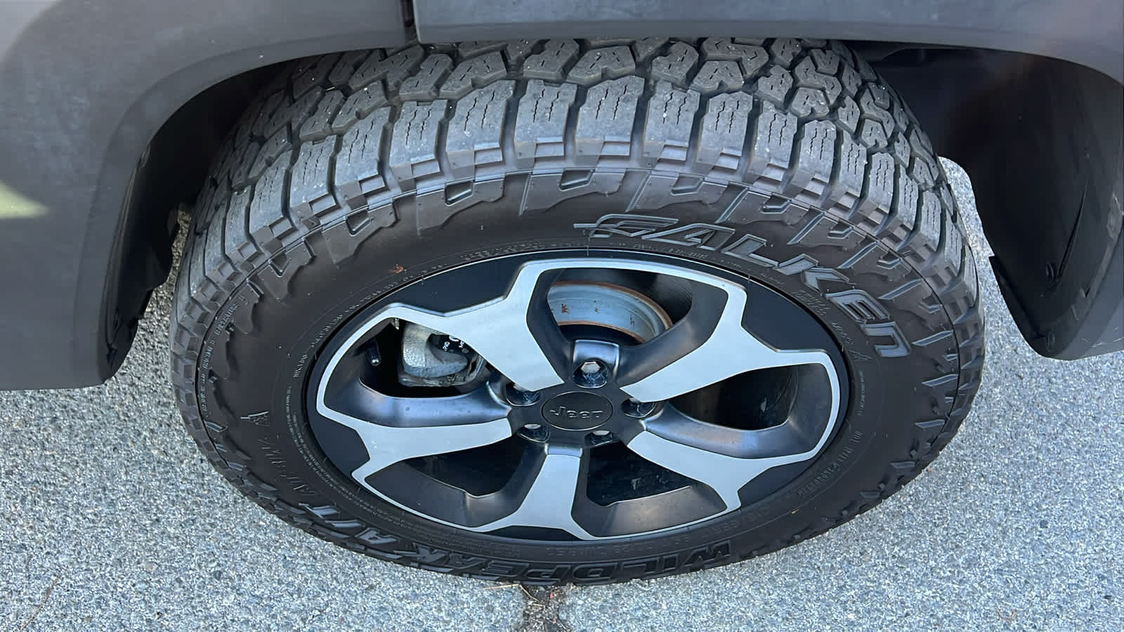 Thumbnail: 2021 Jeep Renegade - 17