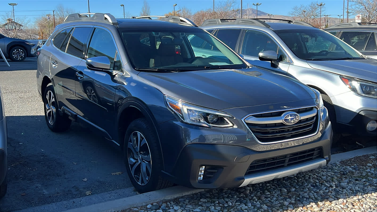2022 Subaru Outback Touring photo 3