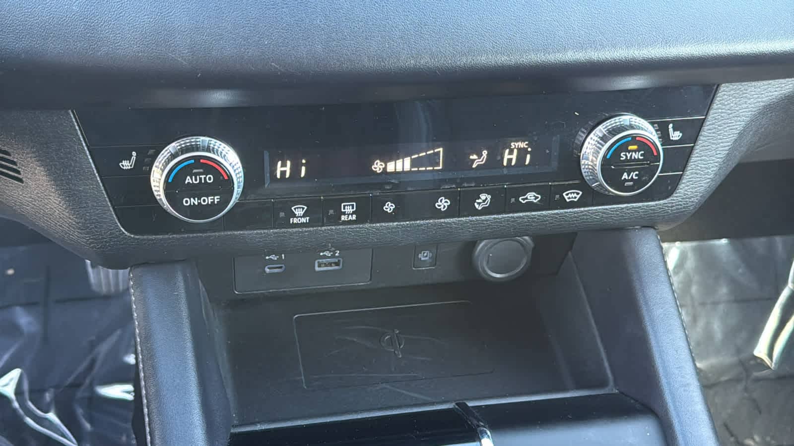 Thumbnail: 2024 Mitsubishi Outlander - 14