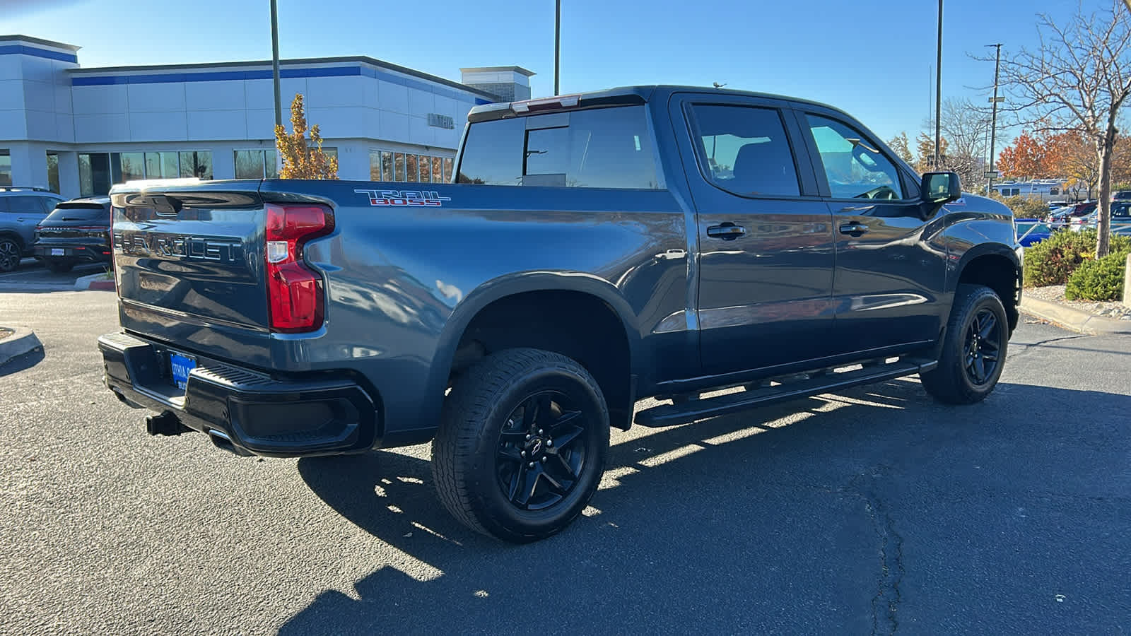 Thumbnail: 2021 Chevrolet Silverado 1500 - 4