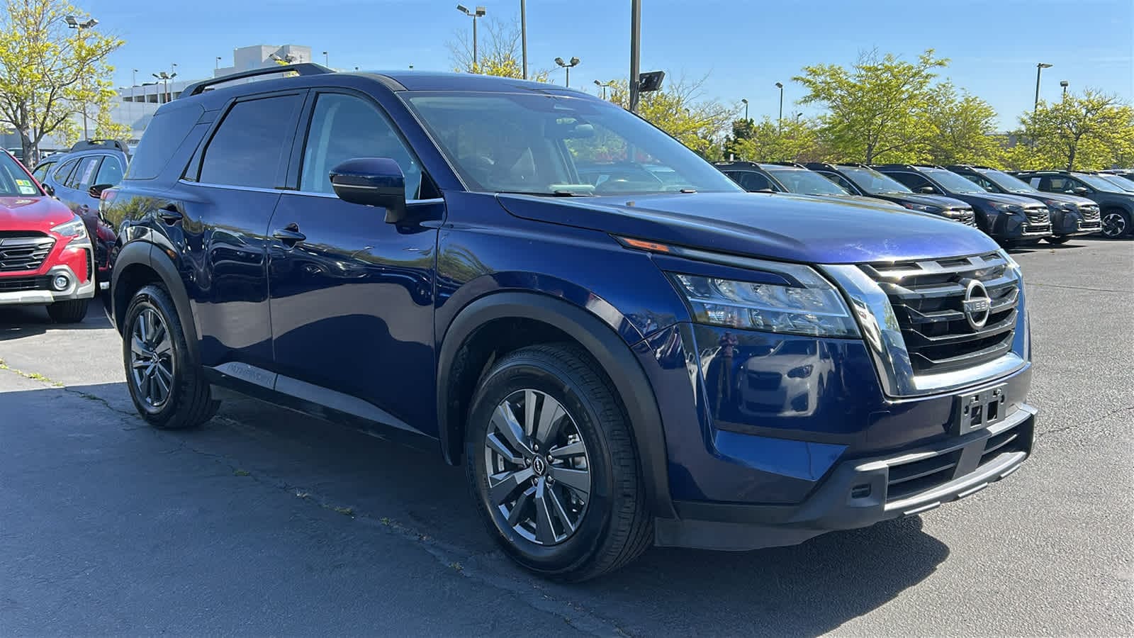 Thumbnail: 2022 Nissan Pathfinder - 3