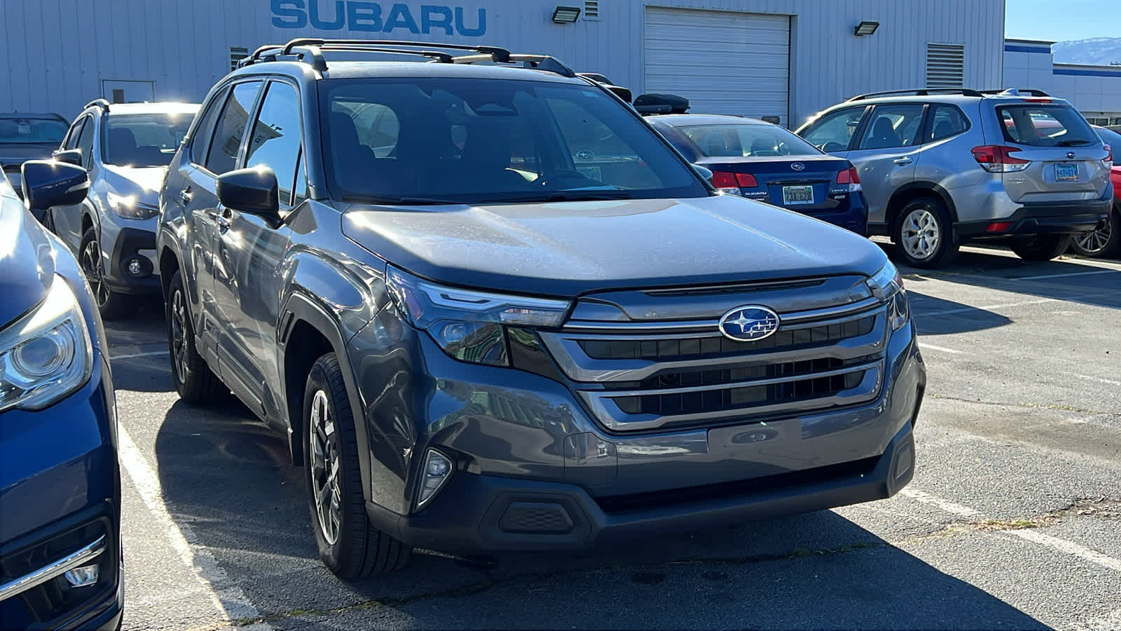 2025 Subaru Forester Premium photo 3