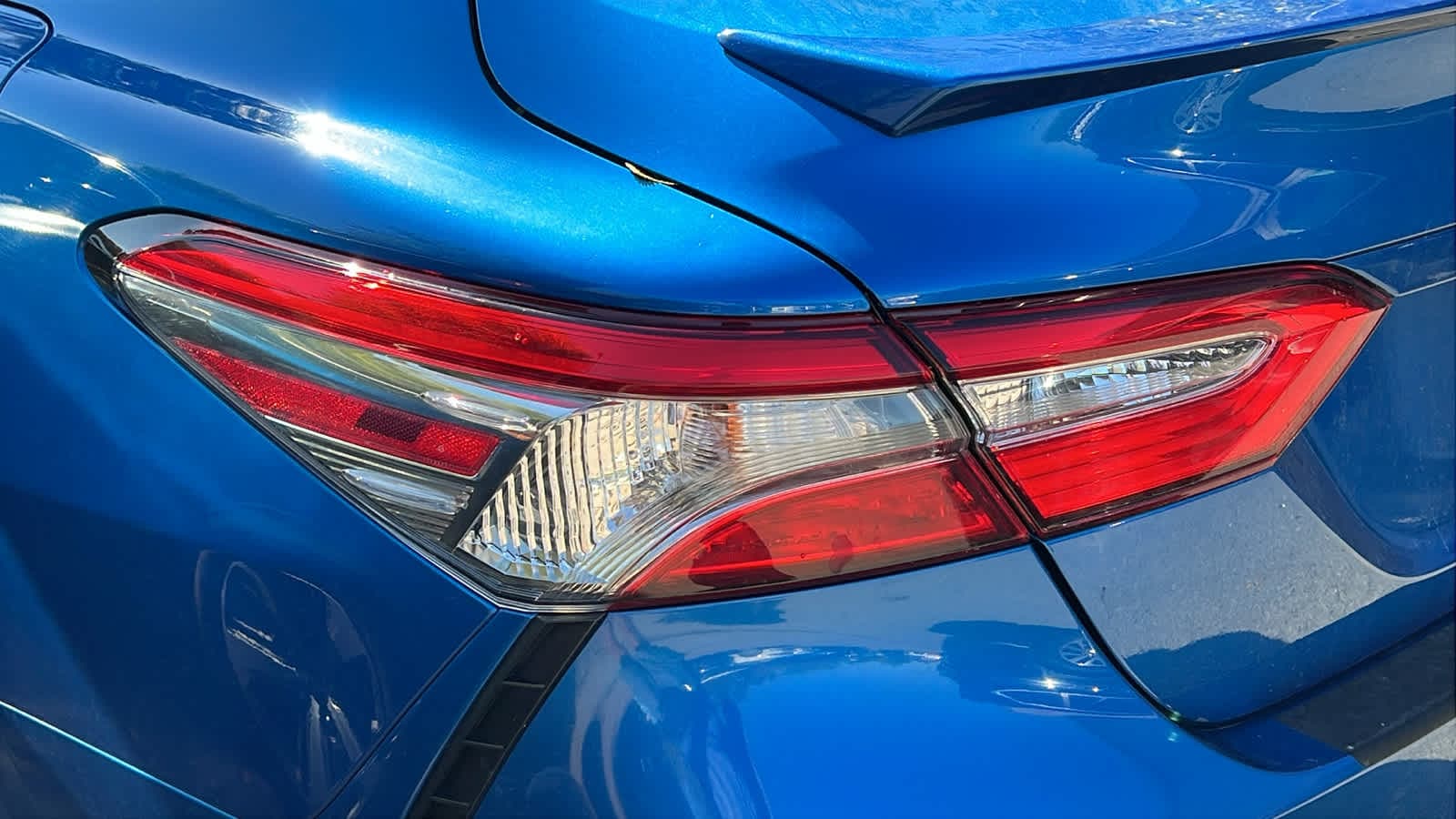Thumbnail: 2019 Toyota Camry - 17