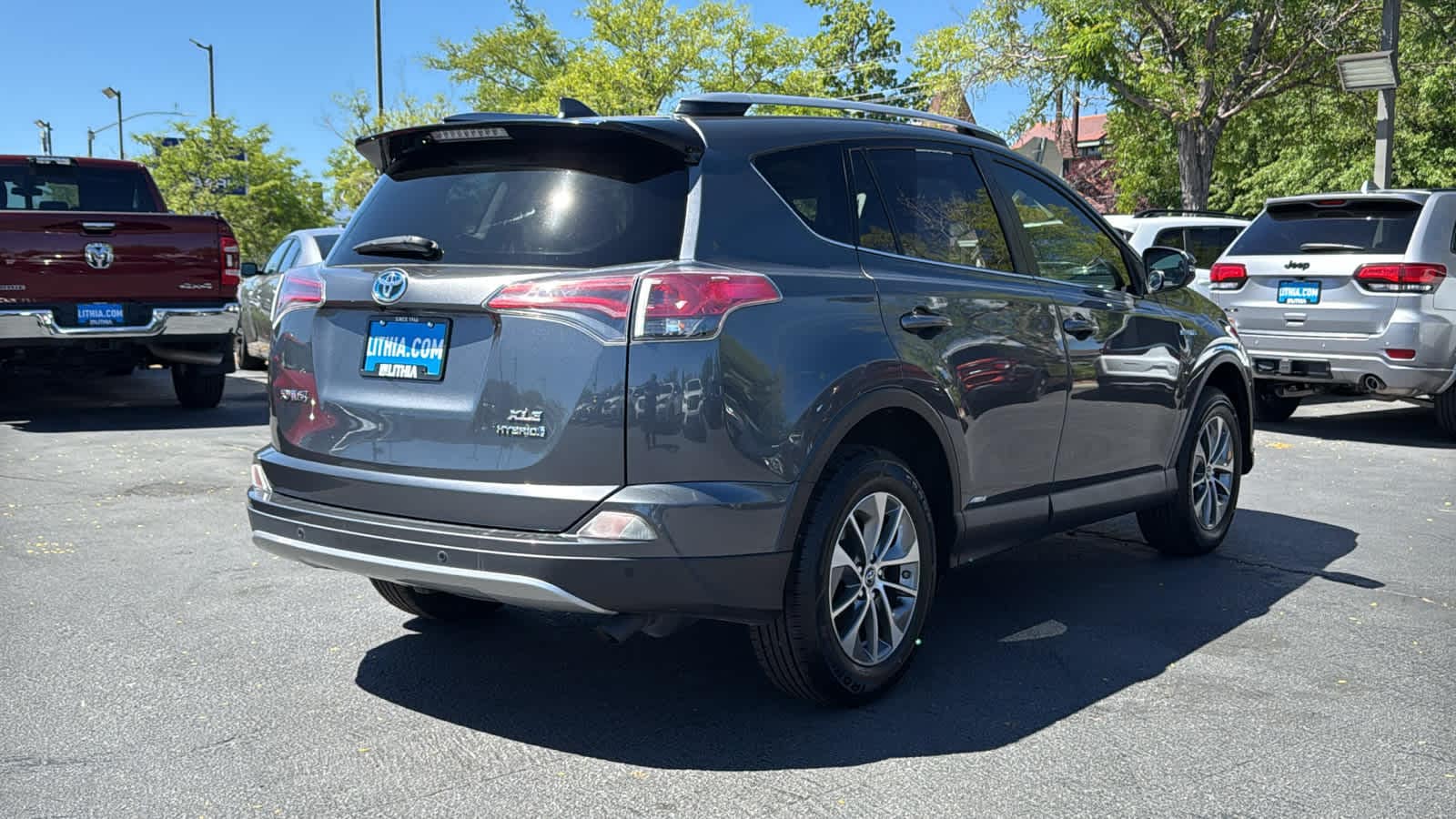 Thumbnail: 2017 Toyota RAV4 - 5