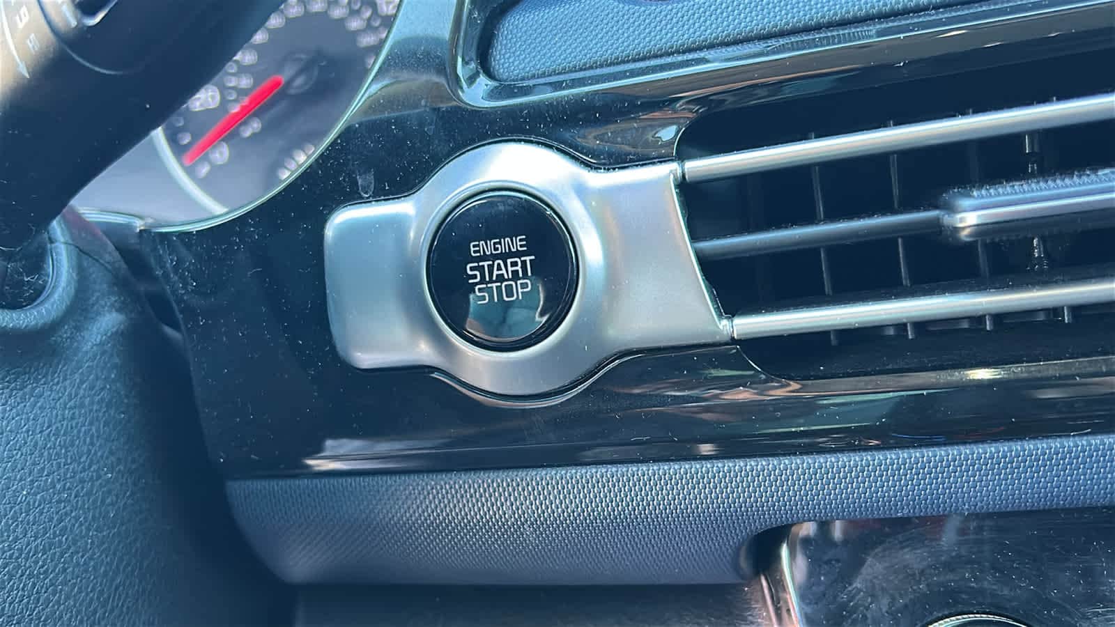 Thumbnail: 2023 Kia Seltos - 17