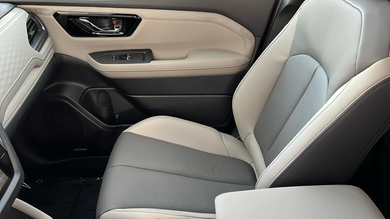 Thumbnail: 2026 Subaru Forester - 12