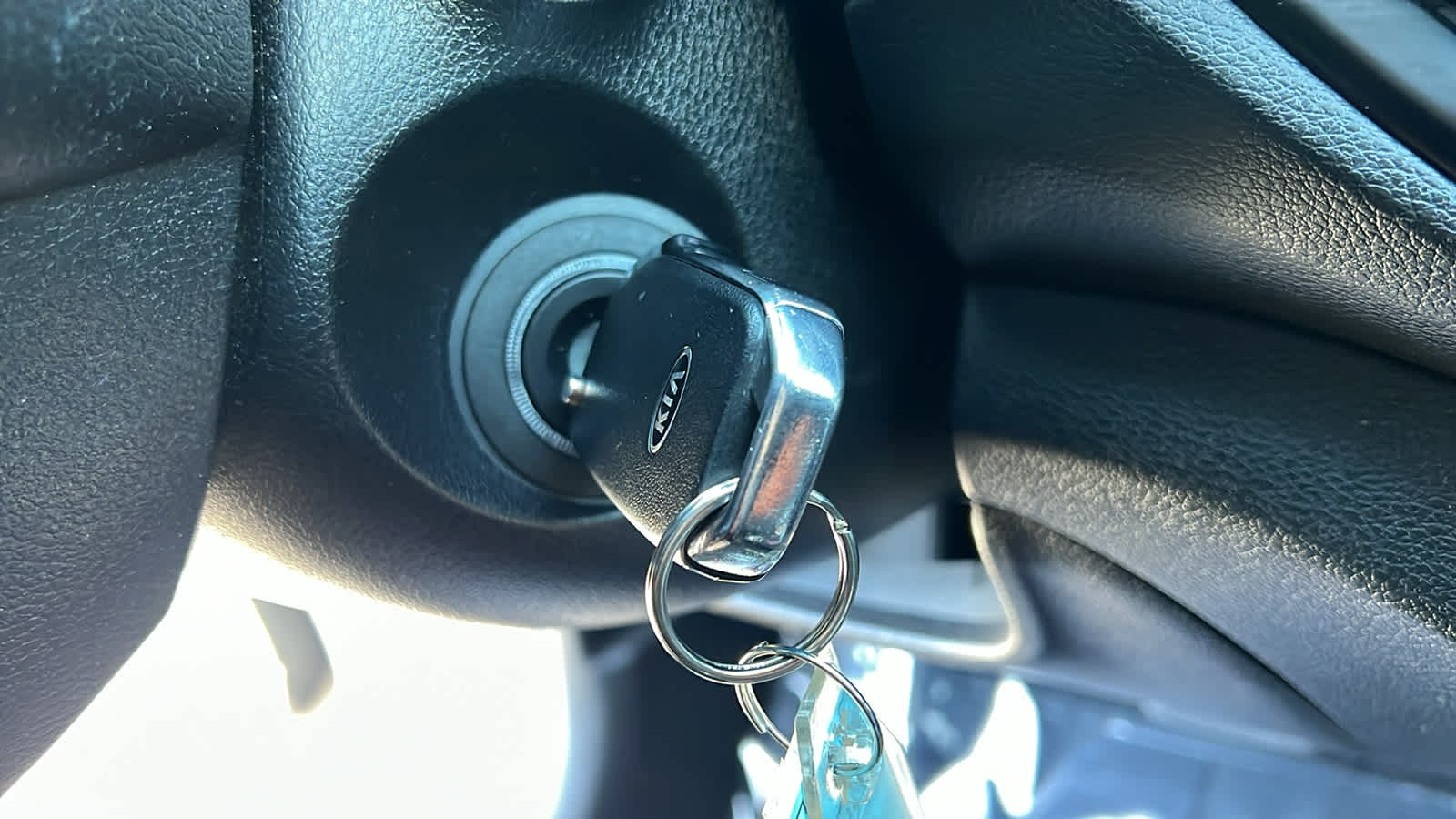 Thumbnail: 2019 Kia Forte - 17